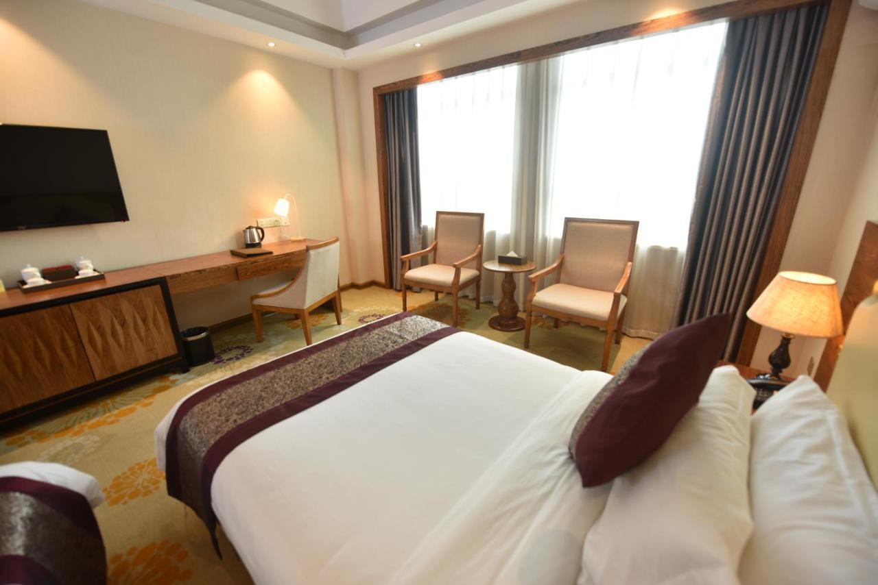 Hong Van Grand Hotel Mong Cai Exteriér fotografie